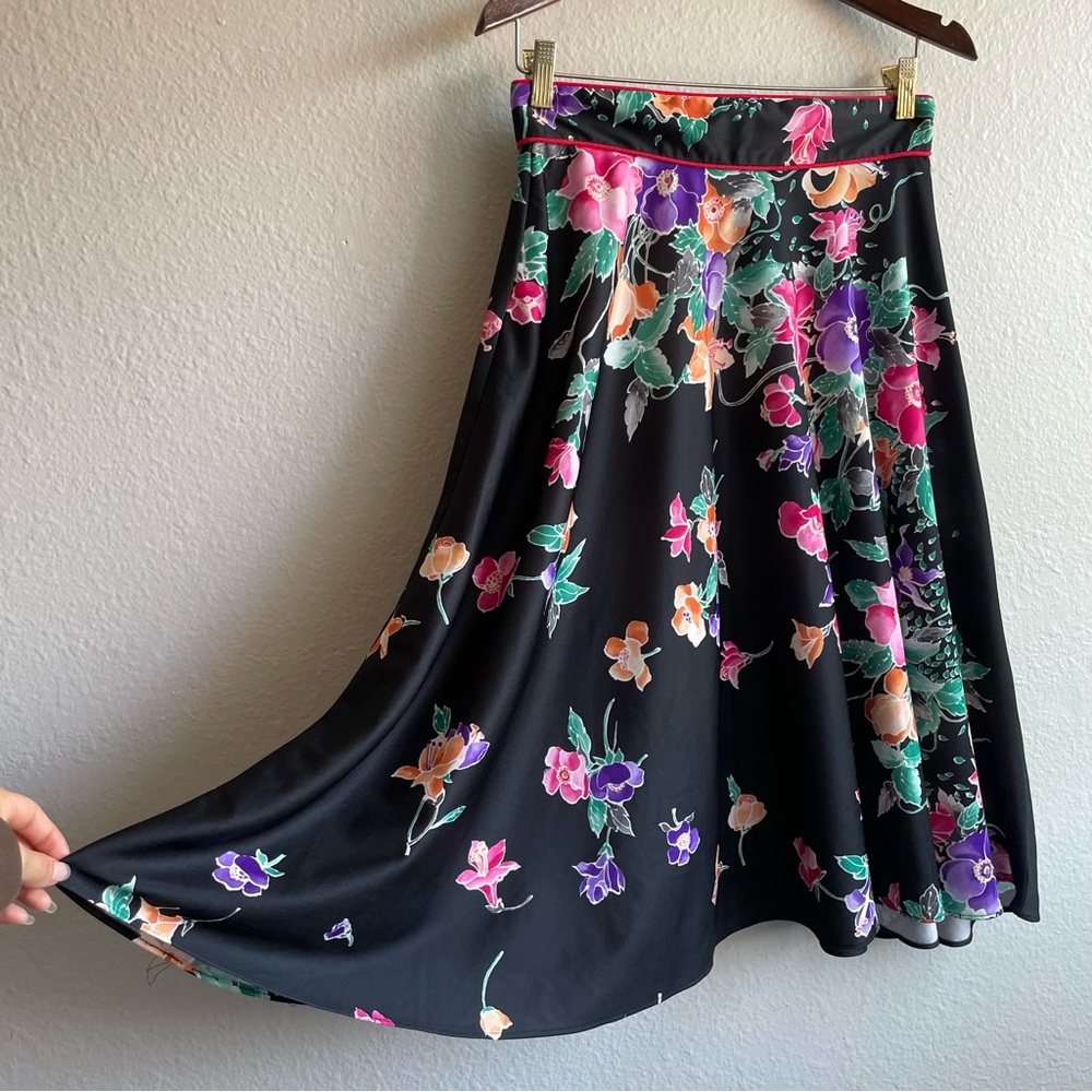 Vintage 70s 1970s black floral flared midi skirt